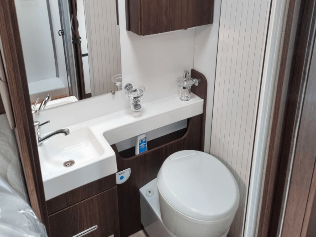 autocamper med toilet